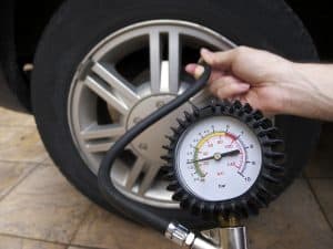 checking golf cart tire pressure