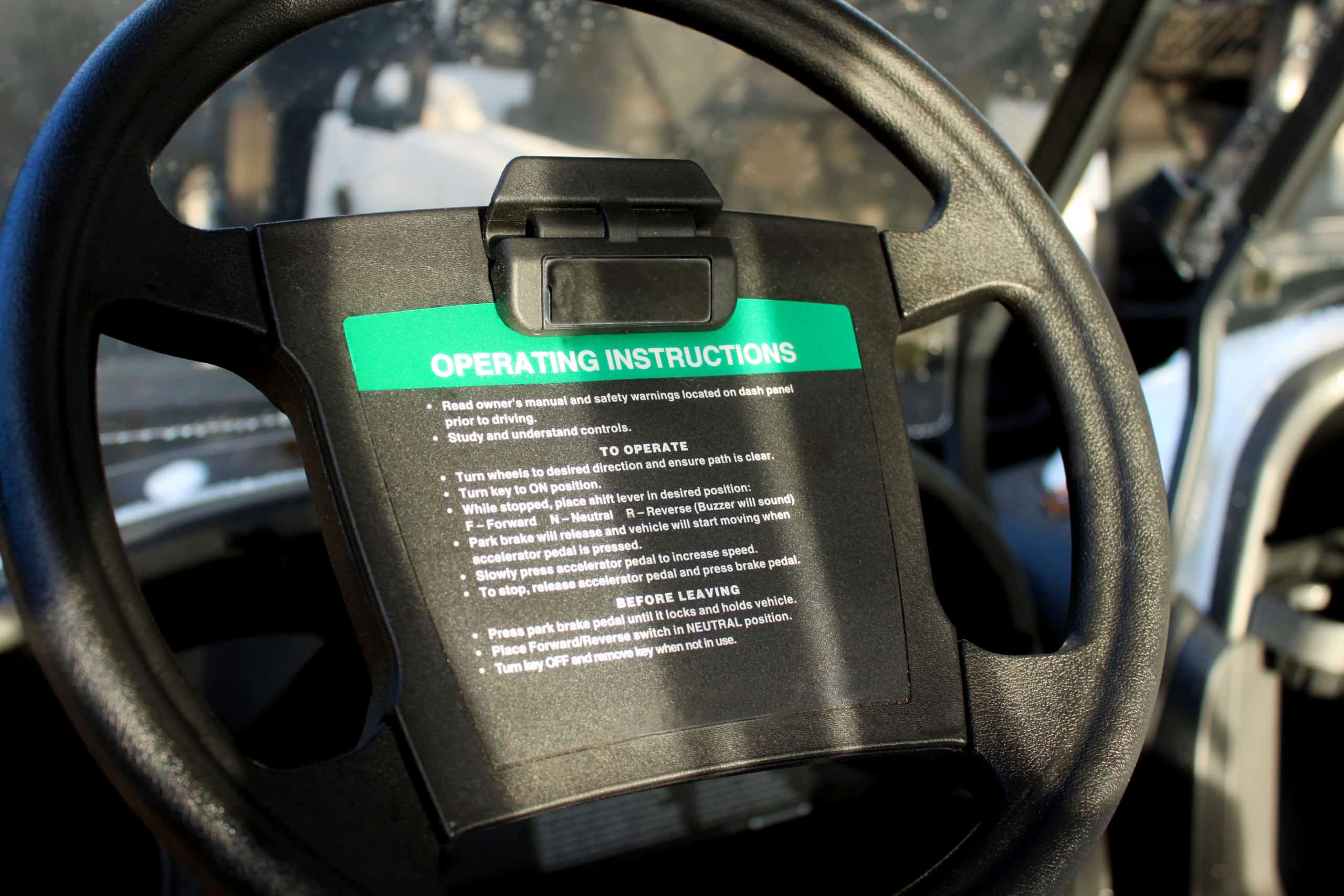 steering wheel with operating instructions