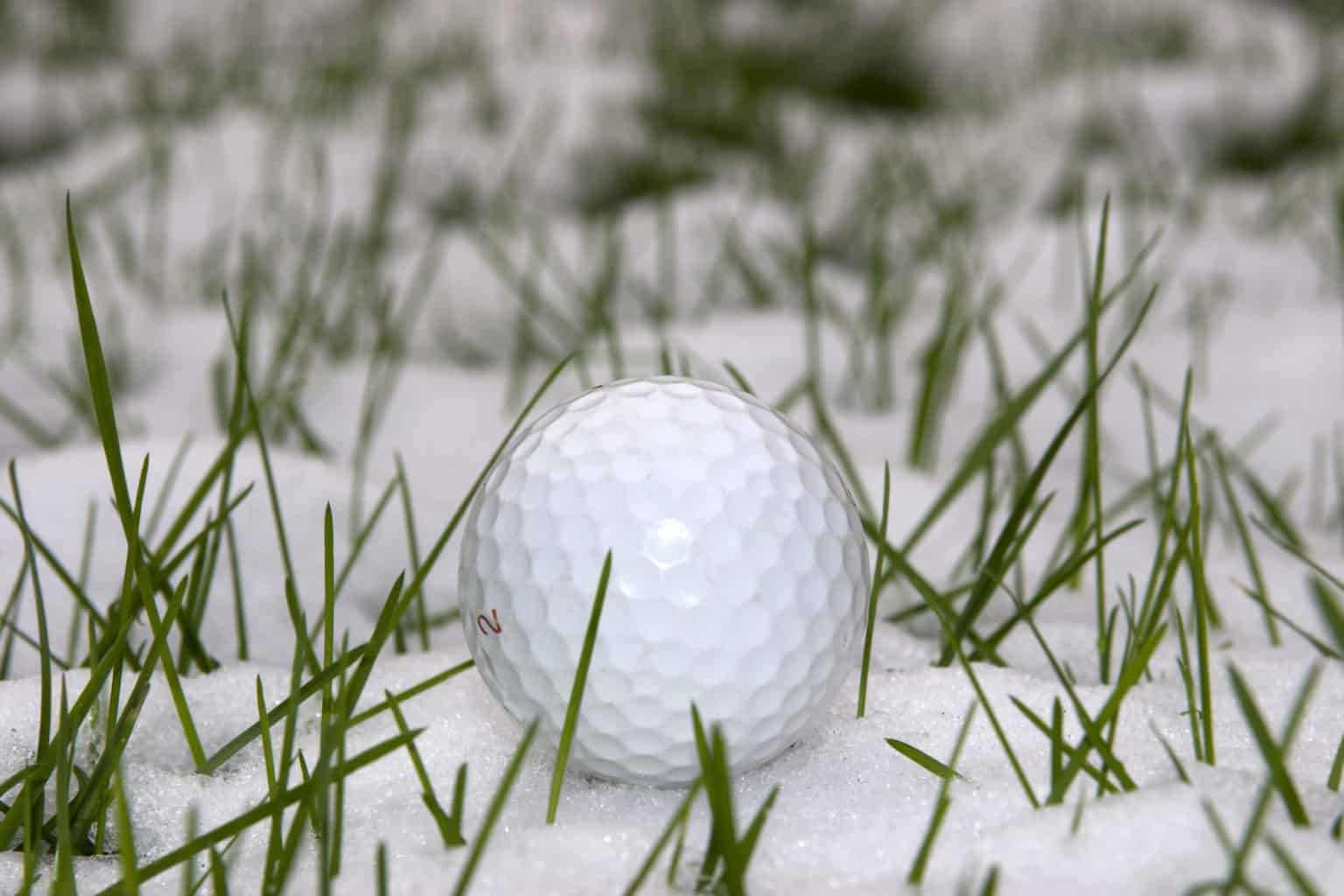 15 Winter Golf Drills To Practice At Home List)