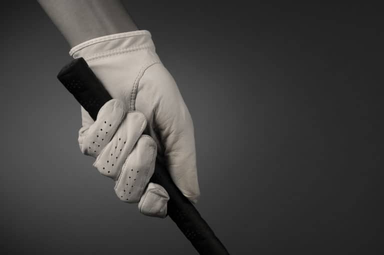 What Does Choking Down On A Golf Club Do? (4 Benefits)