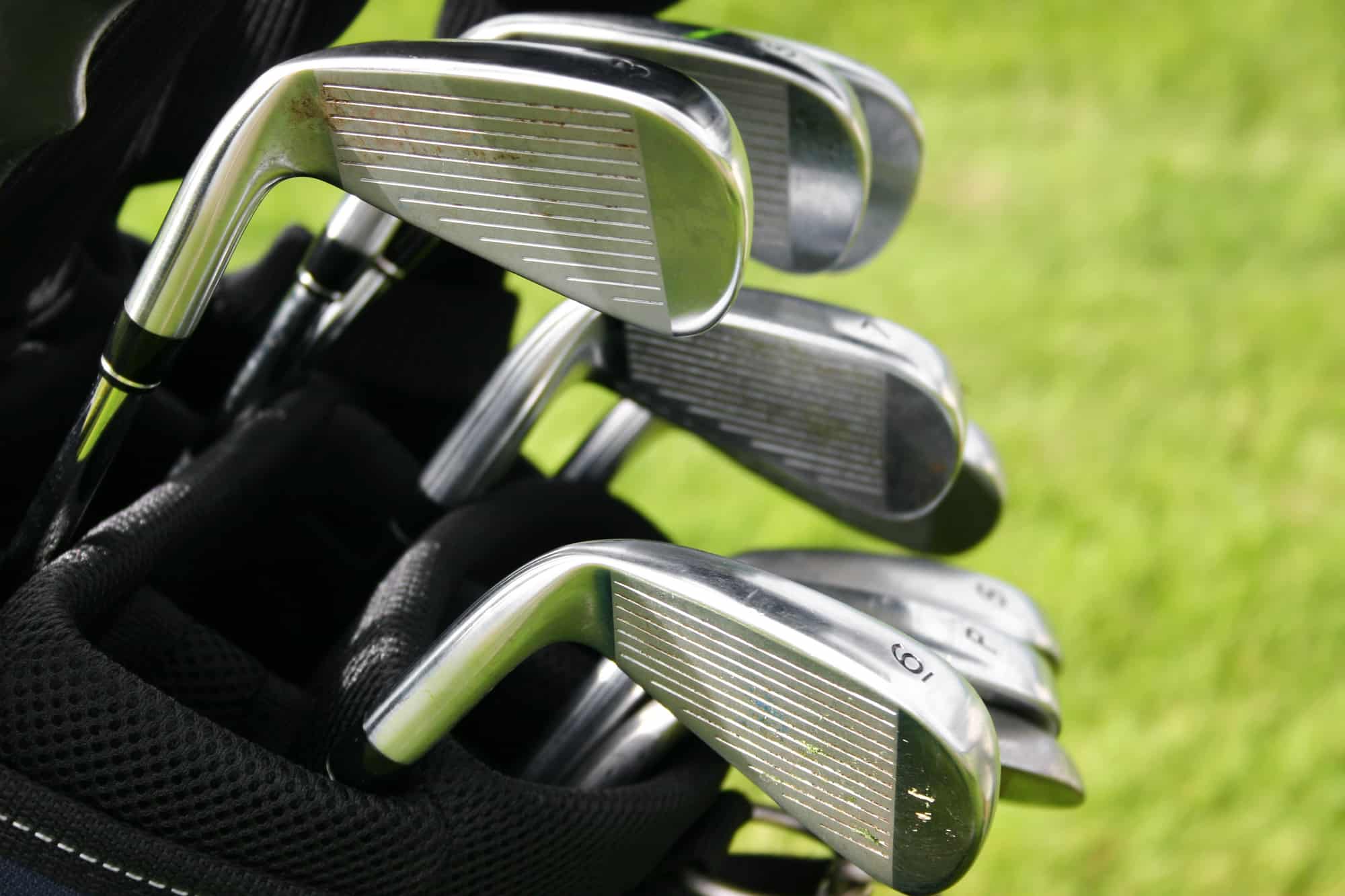 clean golf clubs