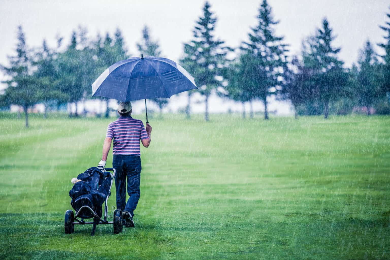 What Is a Golf Umbrella? (Differences, Tips, Benefits)