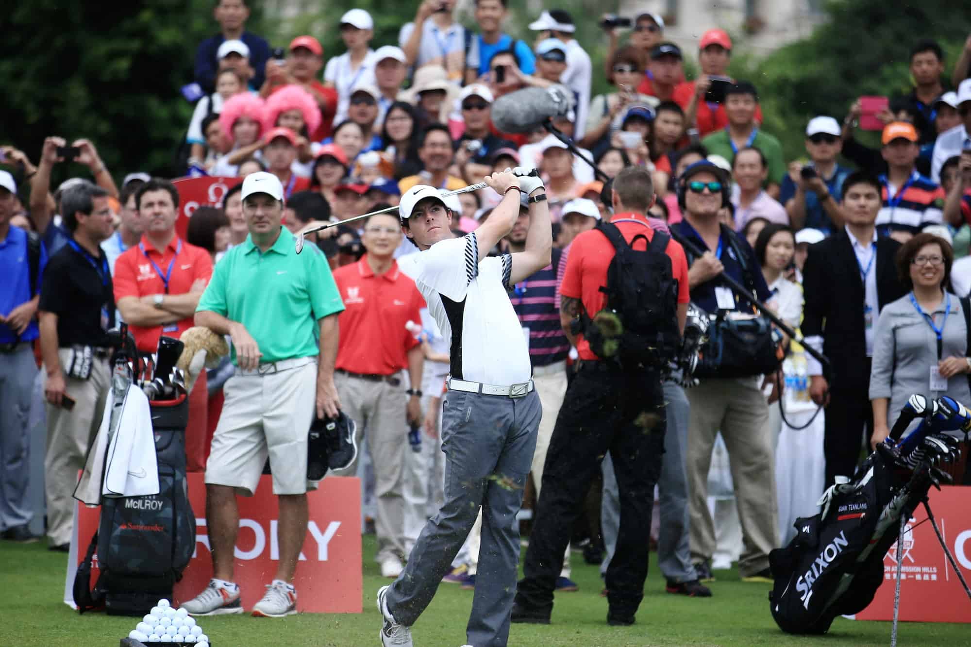 McIlroy roars against Tiger in China