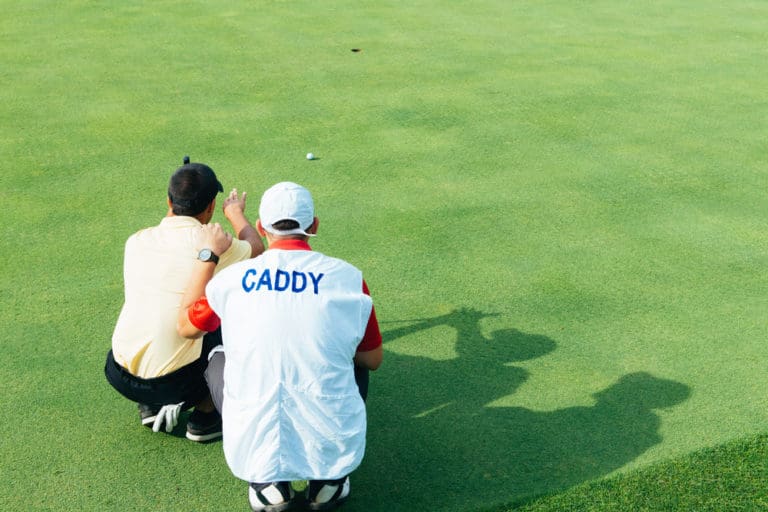 How Much Do Caddies Make At Country Clubs? (Updated Salary)