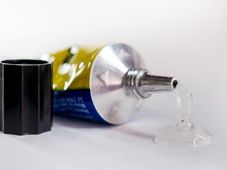 Epoxy For Golf Clubs (How to Use, Where to Get, Dry Time)