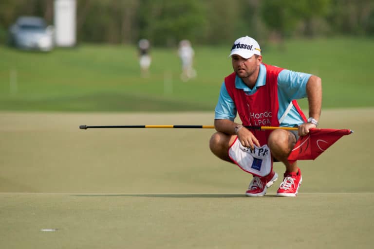 How Much Do Caddies Make At Country Clubs? (Updated Salary)