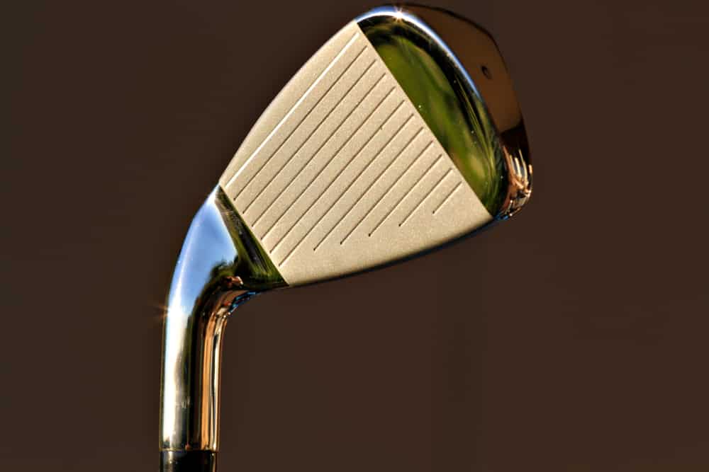 A golf iron