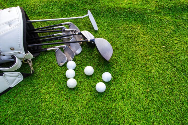 How Many Balls Can A Pro Golfer Carry? (Everything To Know)