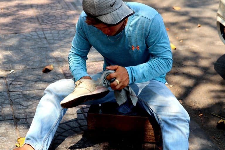 How To Clean Ecco Golf Shoes (StepByStep)