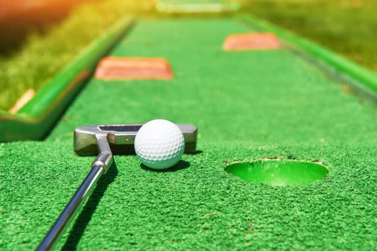 Can You Bring Your Own Putter To Mini Golf? (Explained)